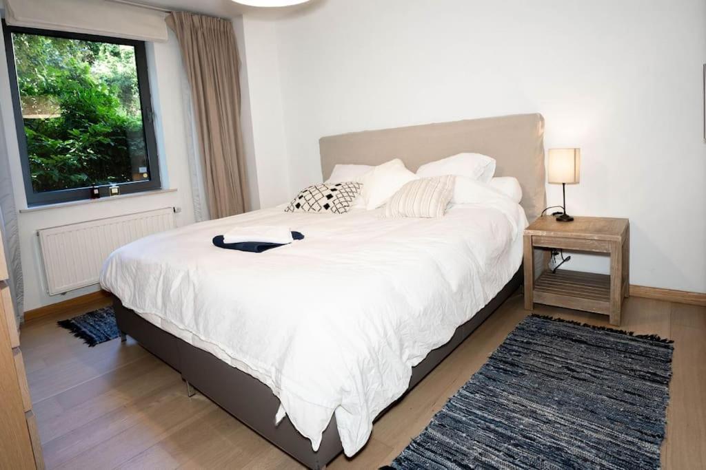 Appartement Tres Lumineux De 120m2 *